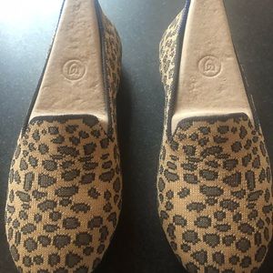 Kids Rothys size 3 loafers.